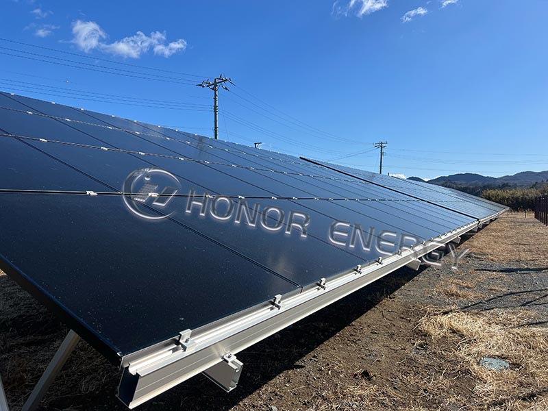 Erfolgreicher Abschluss des 700-kW-Solar-Bodenmontagesystemprojekts in Sendai, Japan